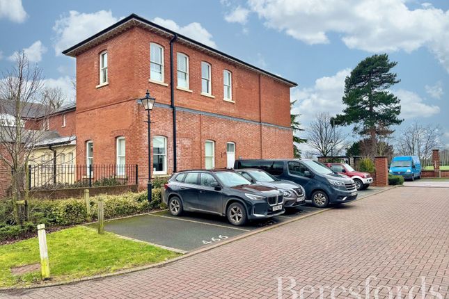 1 bed property, in Meeanee Mews, £140,000