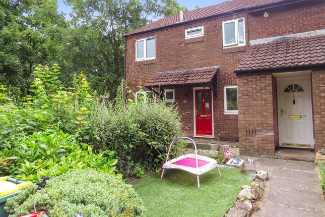 2 bed property, in Tag Croft, £40,000