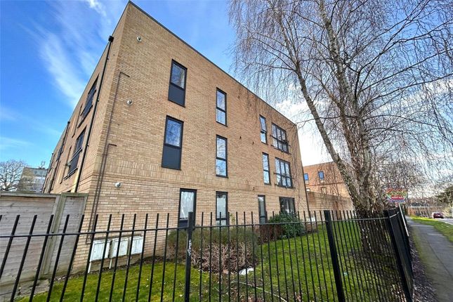 1 bed property, in Exchange Close, £200,000