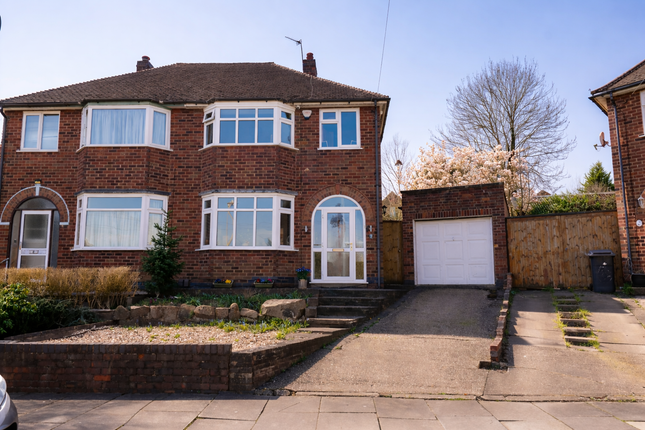 3 bed property, in Balcombe Avenue, £270,000