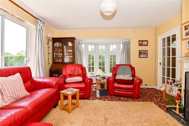 5 bed property, in Southgate Road, £500,000
