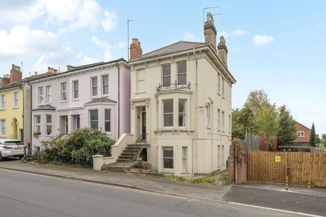3 bed property, in Malvern Road, £600,000