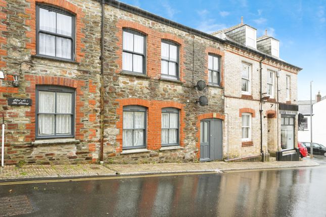 2 bed property, in Bodmin Hill, £120,000