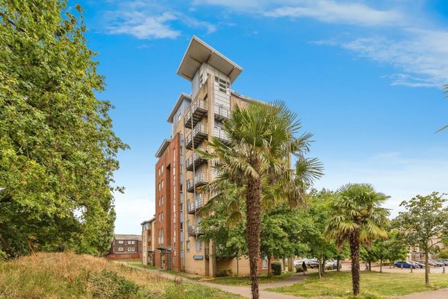 2 bed property, in 71 Forty Lane, £350,000