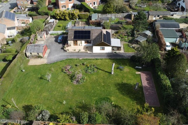 3 bed property, in Highworth Road, £700,000