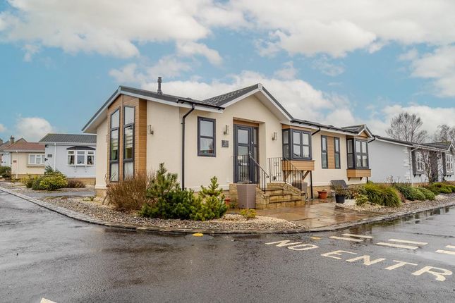 2 bed property, in Cedar Crescent, £199,000