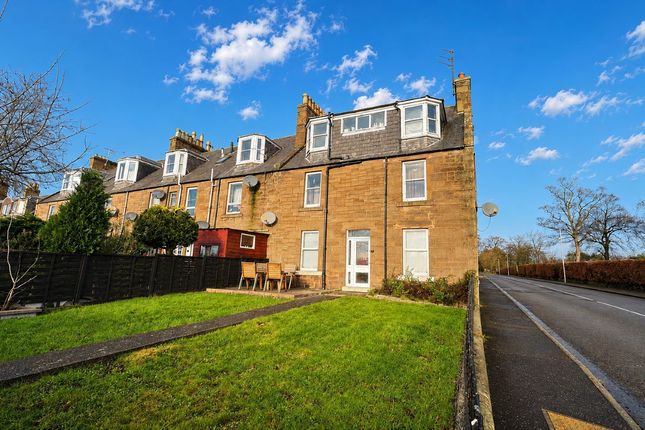 2 bed property, in 1 Park Place, £85,000
