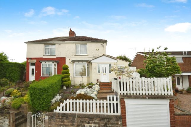 2 bed property, in Abbey View Road, £260,000
