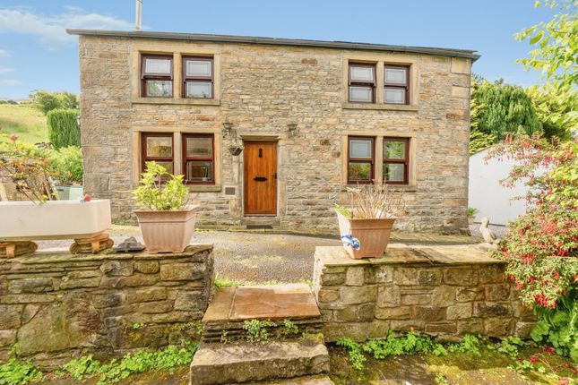 4 bed property, in Edge End Avenue, £390,000