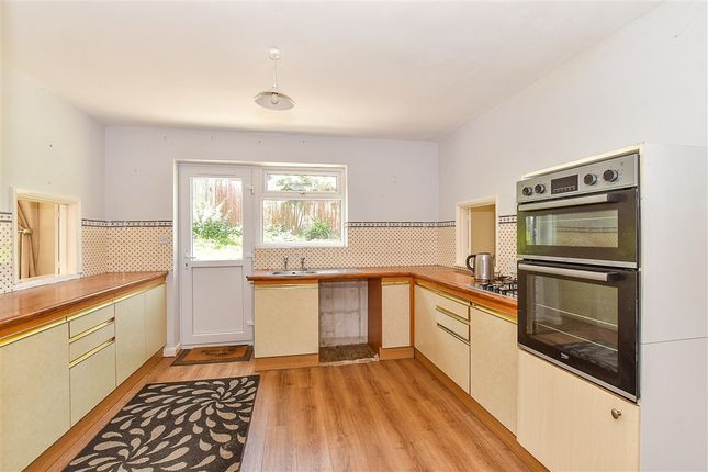 4 bed property, in Green Lane, £460,000