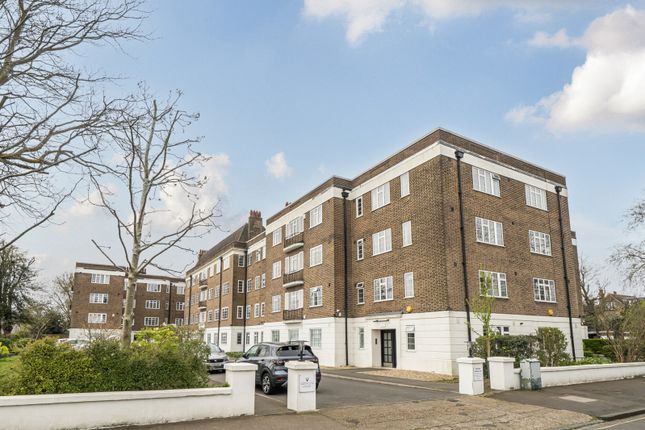 2 bed property, in Dartmouth Grove, £450,000