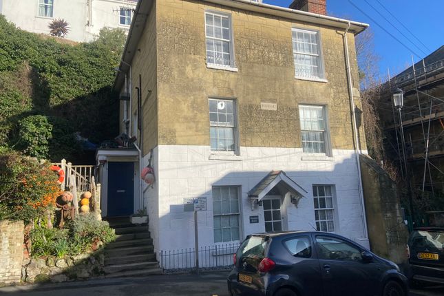 3 bed property, in Victoria Street, £169,950