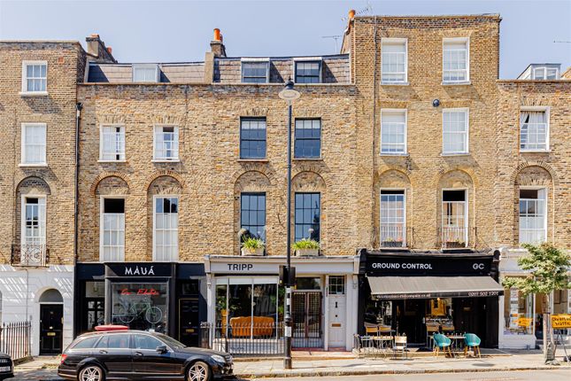 4 bed property, in Amwell Street, £2,650,000