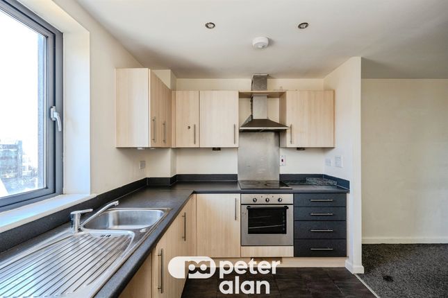 2 bed property, in Salubrious Passage, £120,000