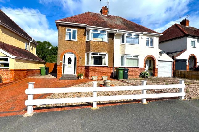 3 bed property, in Kingston Avenue, £325,000