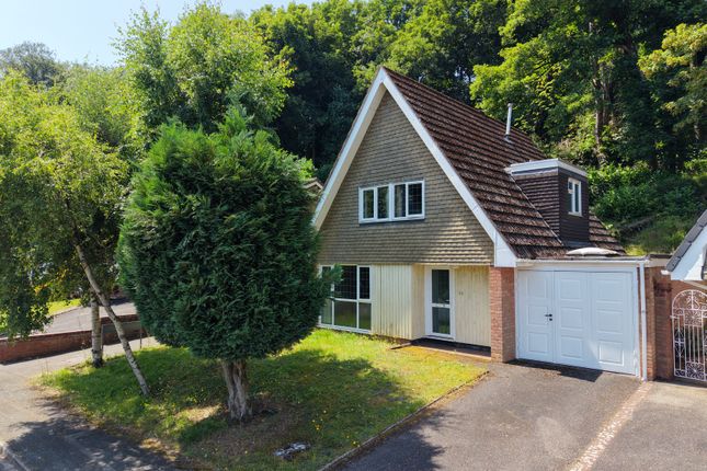3 bed property, in Woodfield Heights, £290,000