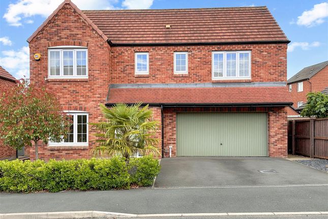 4 bed property, in Yarnsworth Road, £400,000