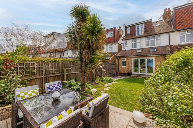 4 bed property, in Kingsway, £1,150,000