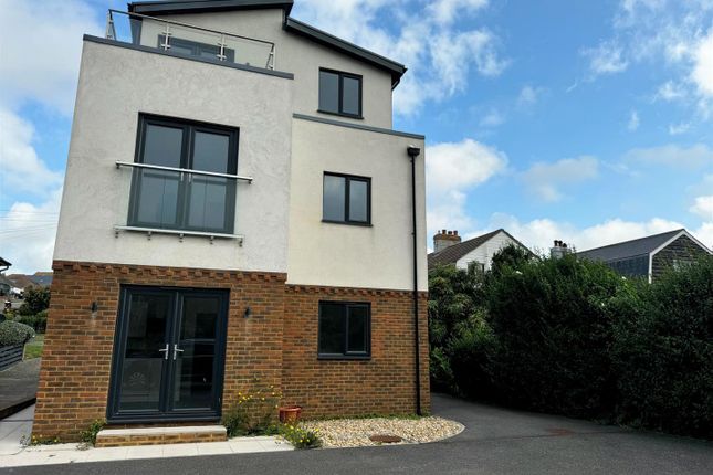 1 bed property, in Bannings Vale, £210,000