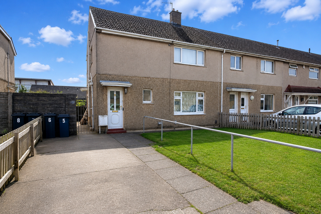 1 bed property, in Bevin Avenue, £80,000