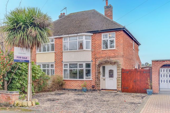 3 bed property, in Main Street, £340,000