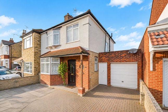 3 bed property, in Rosefield Road, £610,000