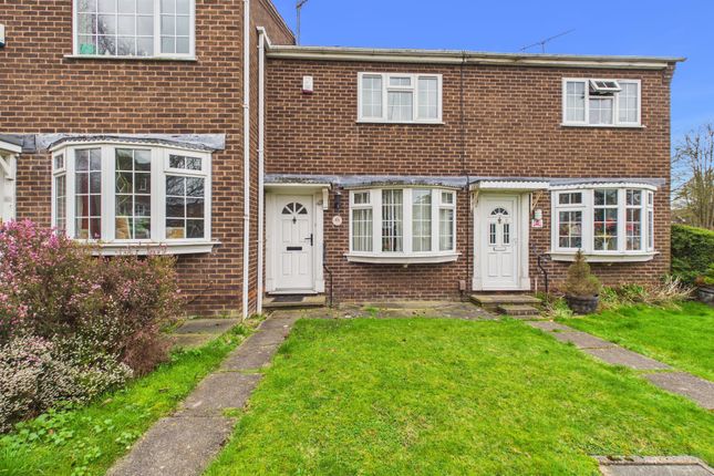 2 bed property, in Thetford Close, £180,000
