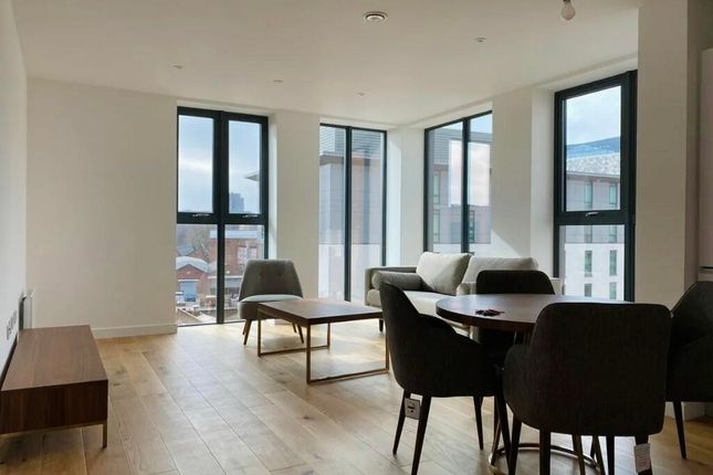 1 bed property, in The Axium, £220,000
