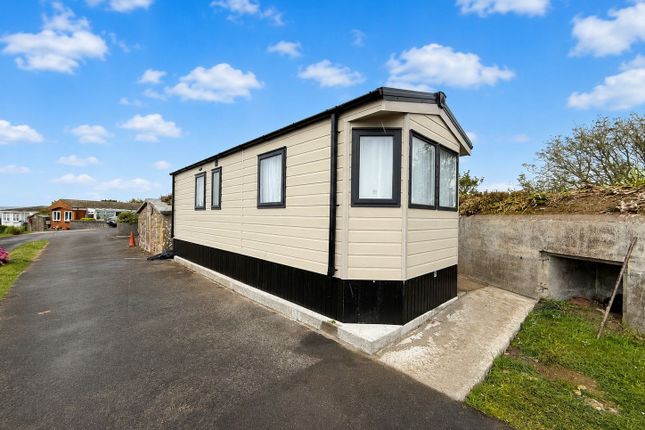 2 bed property, in Stamford Lane, £80,000