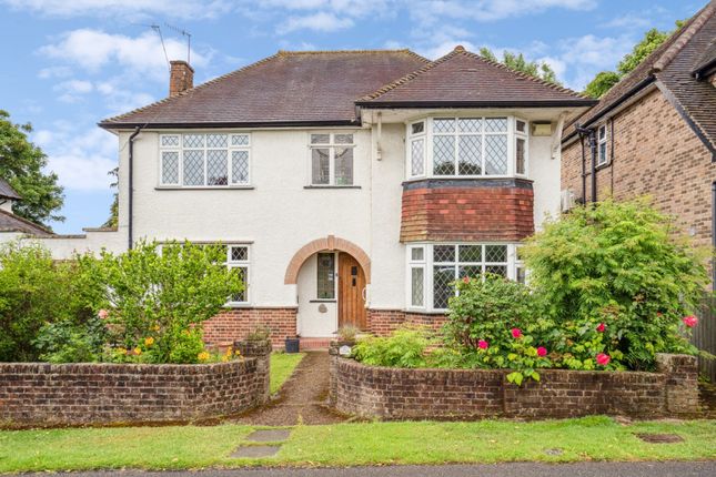 3 bed property, in Avenue Rise, £1,000,000