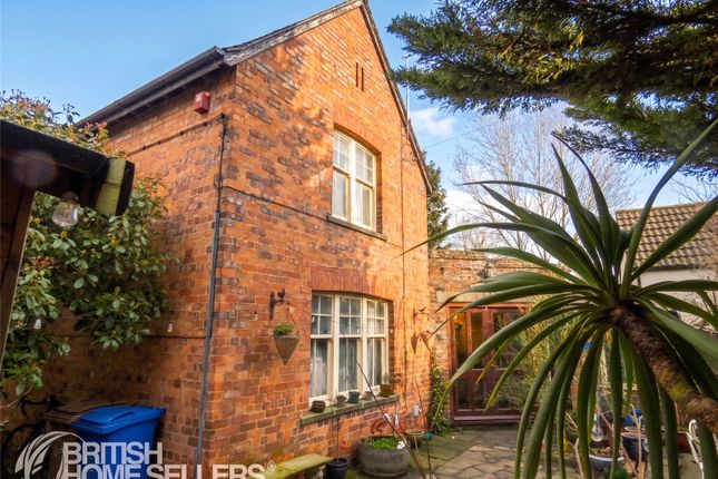 2 bed property, in Hornsea Road, £230,000