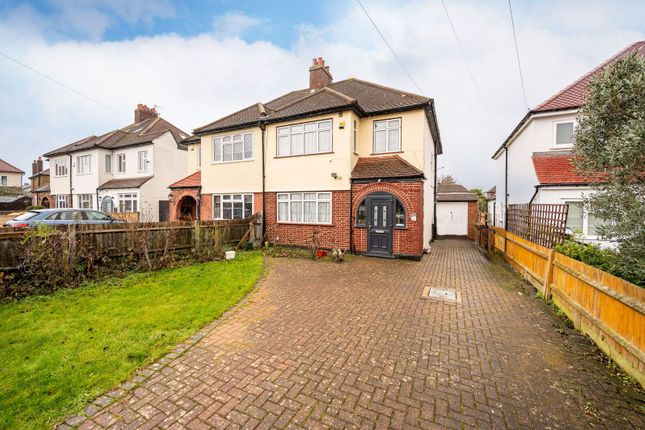 3 bed property, in Broadlands Way, £800,000