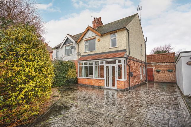 3 bed property, in The Castle Way, £285,000