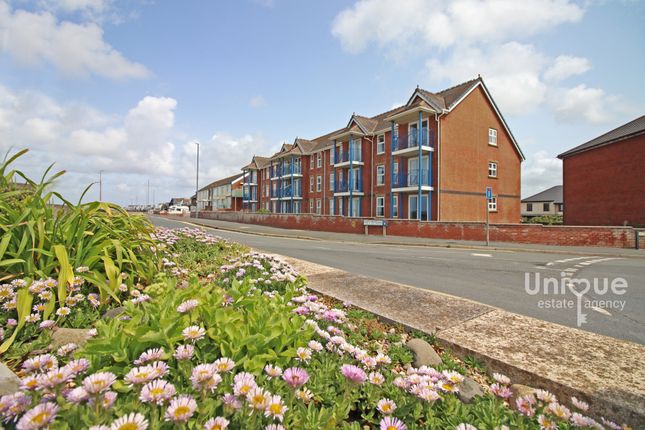 2 bed property, in Durban Court, £135,000