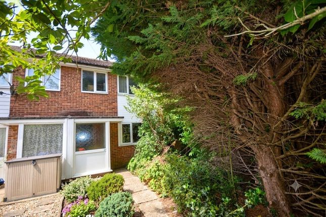 3 bed property, in Wey Close, £375,000
