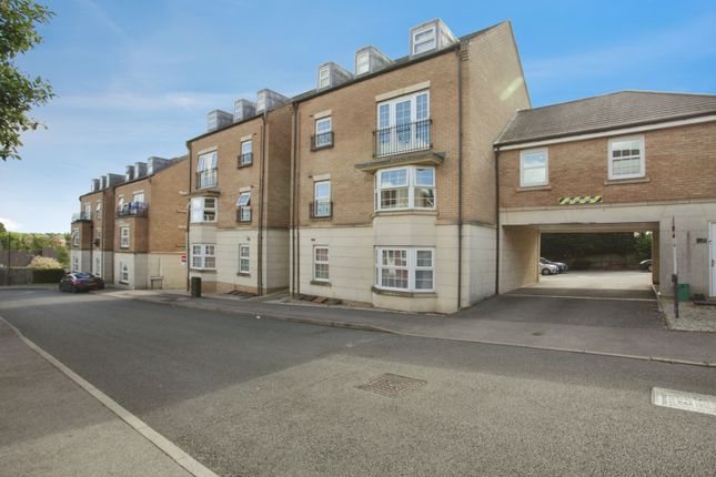 1 bed property, in Stowe Drive, £99,995
