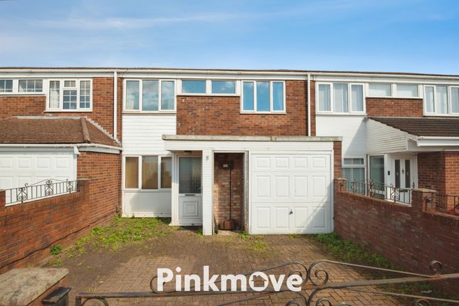 3 bed property, in Westmoor Close, £180,000