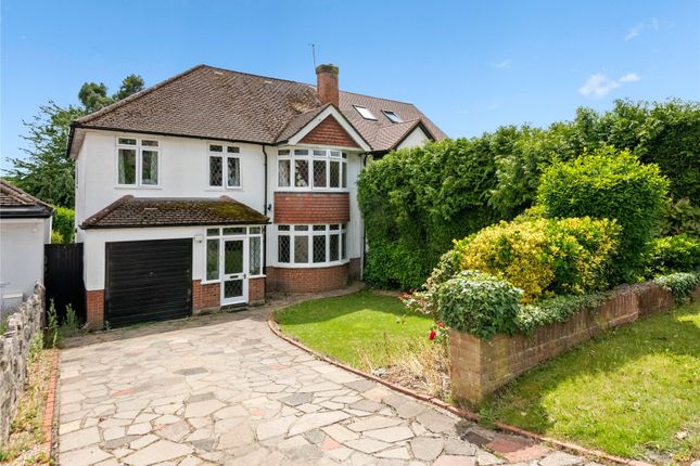 5 bed property, in Middle Road, £800,000