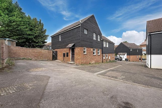 3 bed property, in Manor Road, £330,000