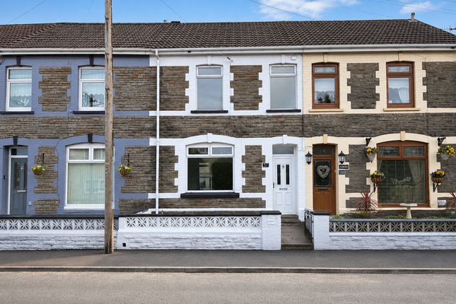 2 bed property, in Pengam Road, £160,000