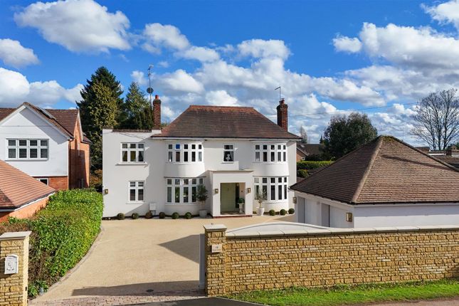4 bed property, in Park View, £895,000