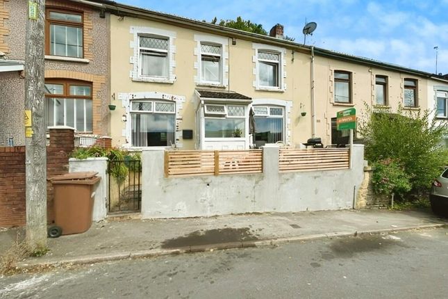 3 bed property, in Gorse Terrace, £114,000