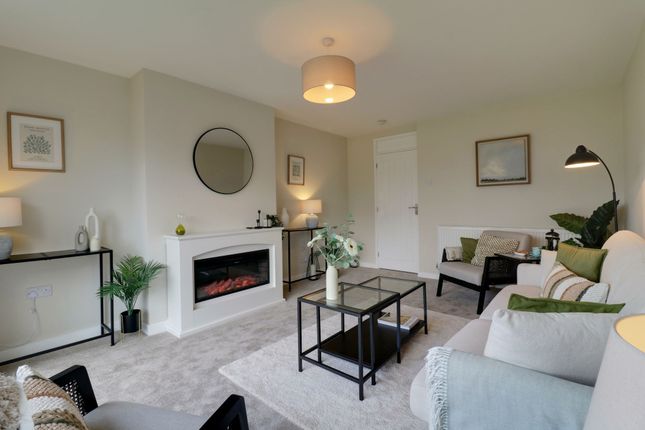 3 bed property, in Orchard Close, £270,000