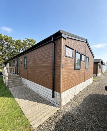 3 bed property, in Holms Farm Road, £104,995