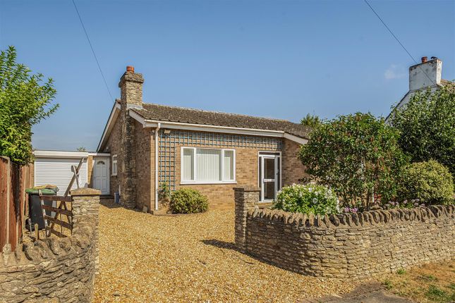 3 bed property, in Green End, £425,000