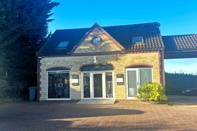 1 bed property, in Grantham Road, £100,000