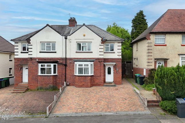 3 bed property, in Abbey Crescent, £300,000
