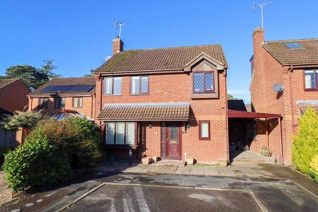 4 bed property, in Azalea Gardens, £520,000