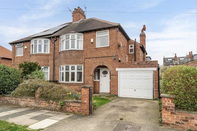 3 bed property, in Forest Way, £375,000