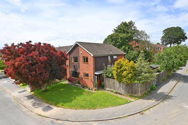 4 bed property, in 1 Malham Way, £385,000